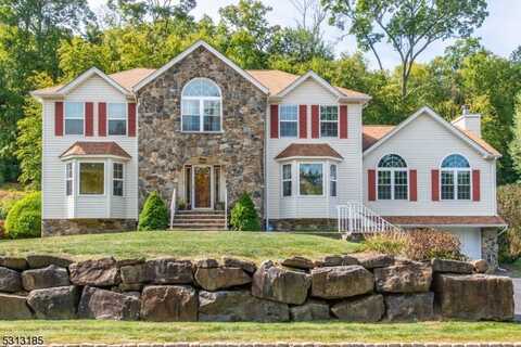 69 Continental Rd, West Milford, NJ 07480