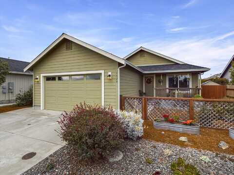 1820 Linda Way, McKinleyville, CA 95519