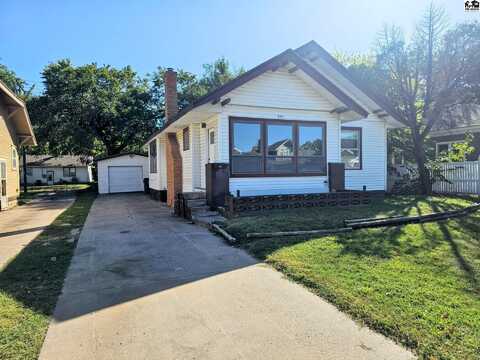 207 E 17th Ave, Hutchinson, KS 67501