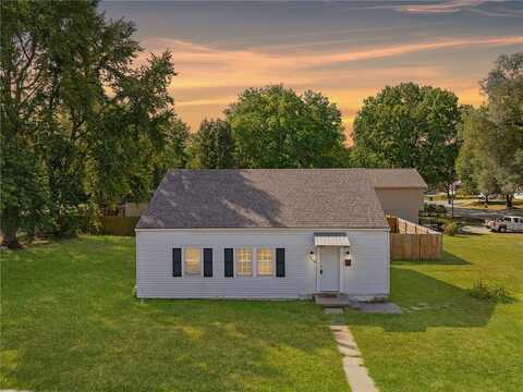 806 SW Walnut Street, Blue Springs, MO 64015