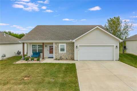 1570 South Park Drive, Tonganoxie, KS 66086