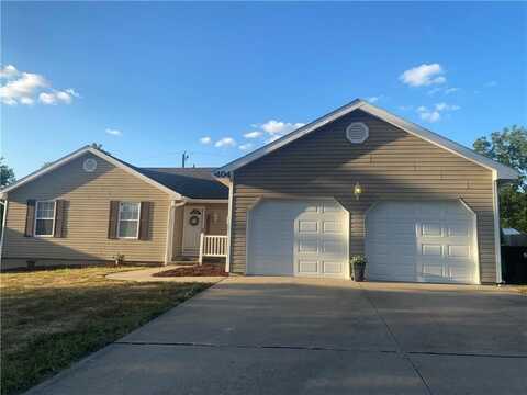 404 Oakwood Street, Harrisonville, MO 64701