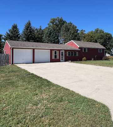 305 E 6th Street, Lake Park, IA 51347