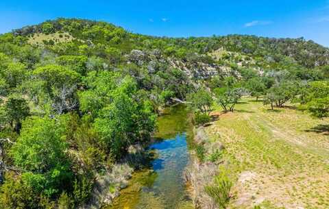 161 E Flach Rd, Comfort, TX 78013