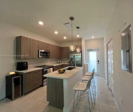 4640 NW 84th Ave, Doral, FL 33166