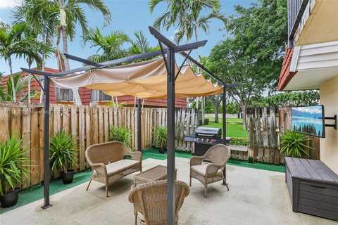 768 NW 99th Cir, Plantation, FL 33324