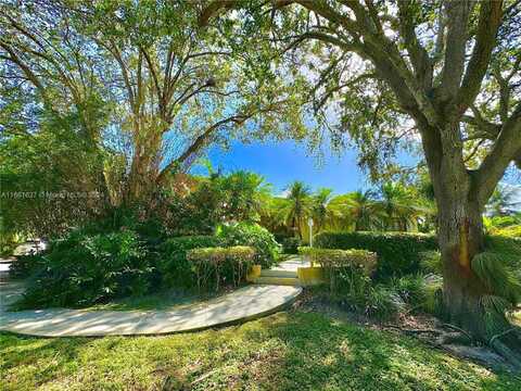 7920 SW 132nd St, Pinecrest, FL 33156