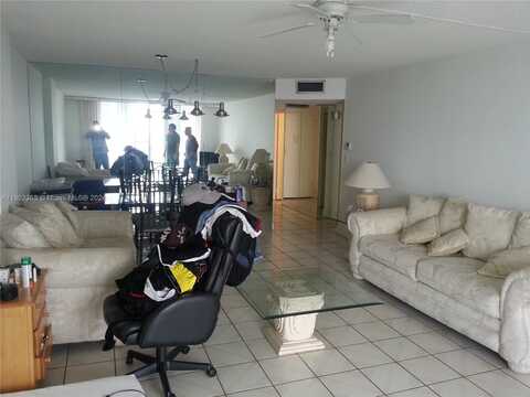 2780 NE 183rd St, Aventura, FL 33160