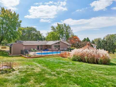 N58w26510 Mount Du Lac Dr, Sussex, WI 53089