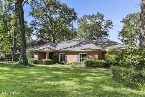 2 Avery Circle, Jackson, MS 39211