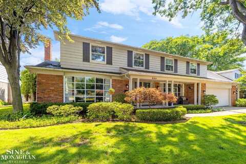 899 Briarcliff, Grosse Pointe Woods, MI 48236