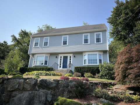 10 Lantern Ln, Milford, MA 01757