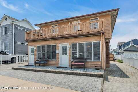 8 President Avenue, Lavallette, NJ 08735