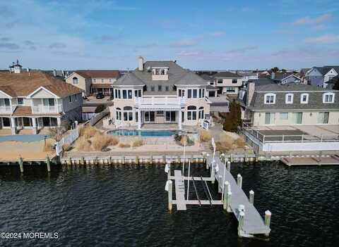 184 Squan Beach Drive, Mantoloking, NJ 08738