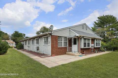 13 Golden Court, Whiting, NJ 08759