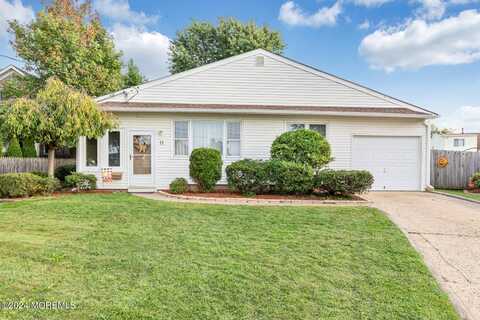 11 W Richard Street, Hazlet, NJ 07730