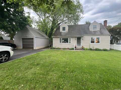 415 2nd Avenue, East Northport, NY 11731