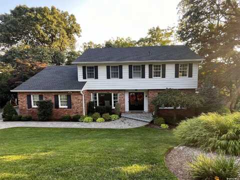 26 Maurice Lane, Huntington, NY 11743