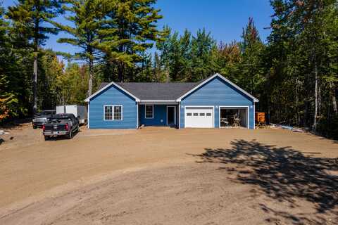 740 County Road, Milford, ME 04461