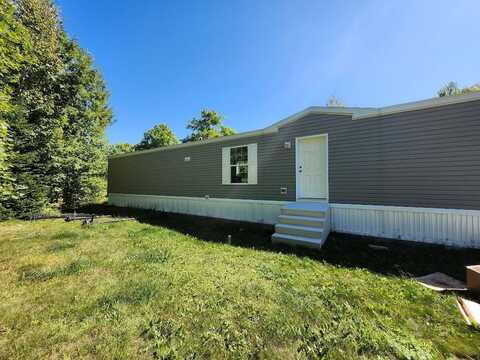 33 Maple Lane, Kenduskeag, ME 04450