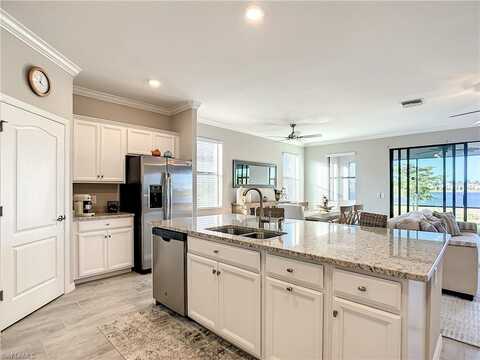 1556 Santiago, NAPLES, FL 34113