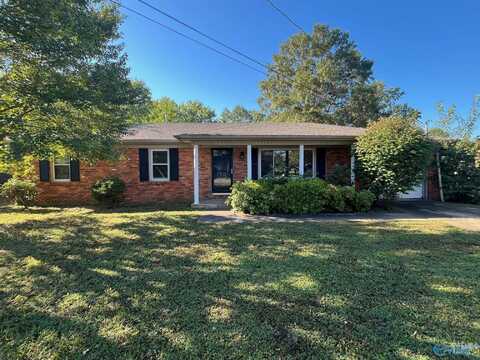 2201 Apolla Lane, Decatur, AL 35601