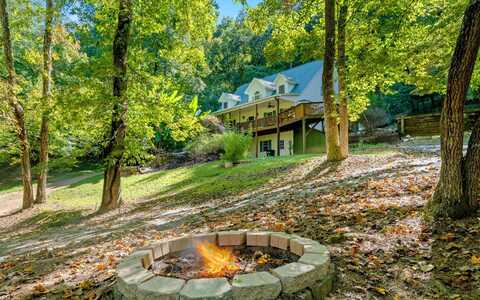 661 Navaho Way, Ellijay, GA 30540