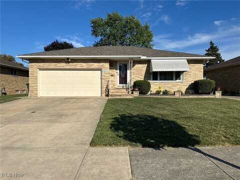 4753 Brook Lane, Brooklyn, OH 44144