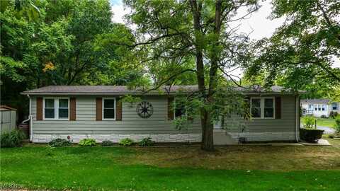 1 Cardinal Drive, Hiram, OH 44234