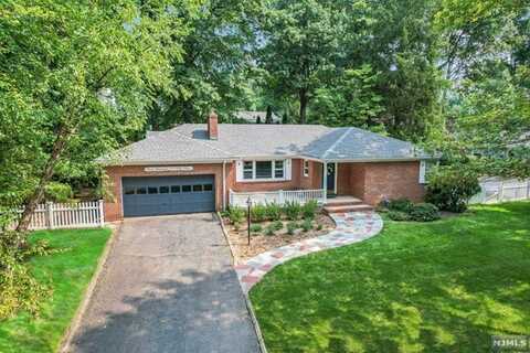 954 Phyllis Lane, Oradell, NJ 07649