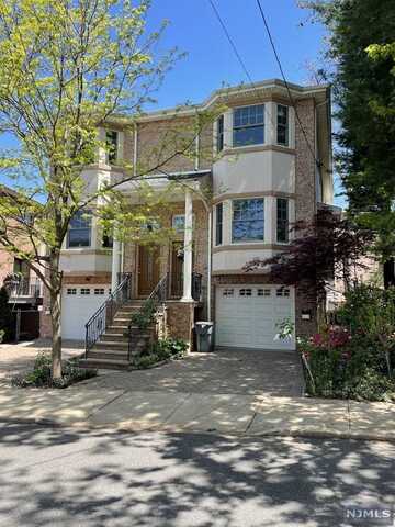 431 Aurora Avenue, Cliffside Park, NJ 07010