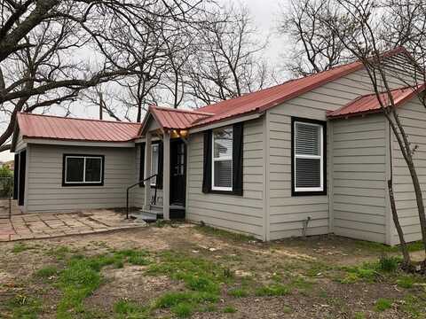 1310 S 5th Street, Bonham, TX 75418