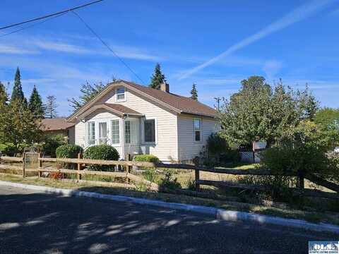 215 Motor Ave, Port Angeles, WA 98362