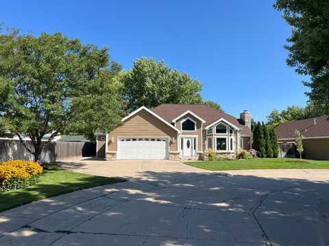 1621 Cornhusker Cir., North Platte, NE 69101