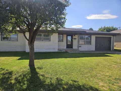 2207 N Chestnut Dr, Pampa, TX 79065