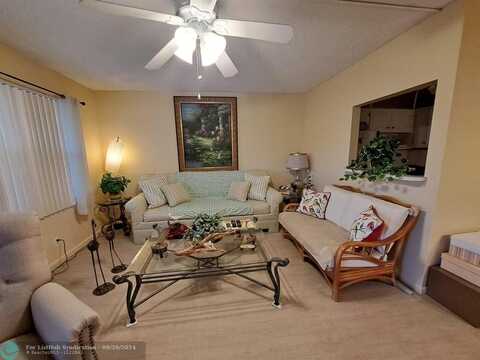 336 Oakridge S, Deerfield Beach, FL 33442