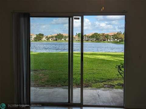 5011 Wiles Rd, Coconut Creek, FL 33073