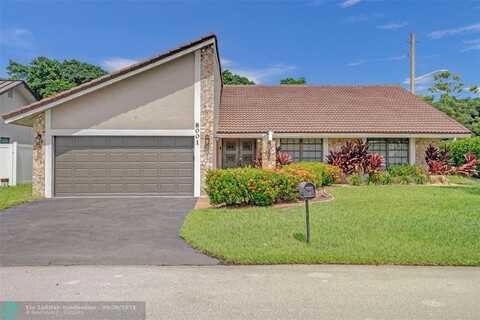 8001 NW 72nd St, Tamarac, FL 33321