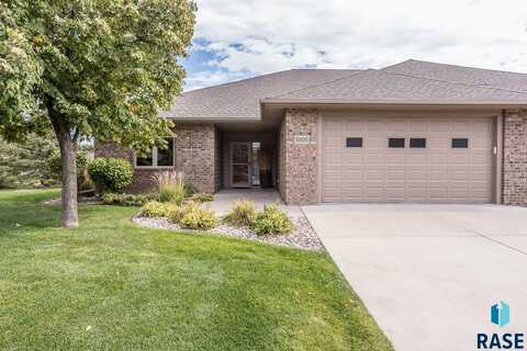 5800 S Nature Run Pl, Sioux Falls, SD 57108