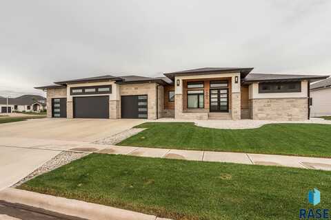 7300 E Gray Eagle Cir, Sioux Falls, SD 57110