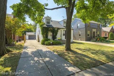 1347 HAMPTON Road, Grosse Pointe Woods, MI 48236