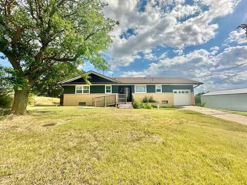 119 E High St, Lincoln, KS 67455