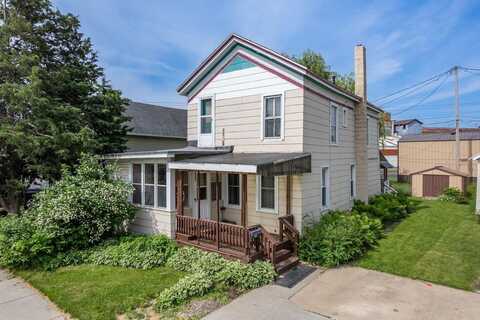 336 S Locust Street, Reedsburg, WI 53959