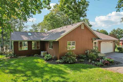 S7725 Eagle Point Drive, Merrimac, WI 53561