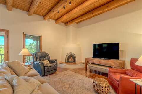 2940 Plaza Blanca, Santa Fe, NM 87507