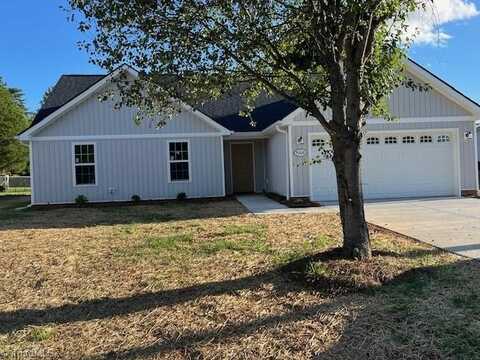 5006 Oak Garden Drive, Kernersville, NC 27284