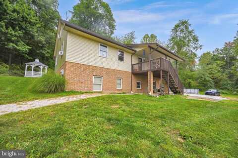 7798 CAMP ERNIE ROAD, ABBOTTSTOWN, PA 17301