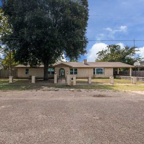 710 W 4th Street, Mc Gregor, TX 76657