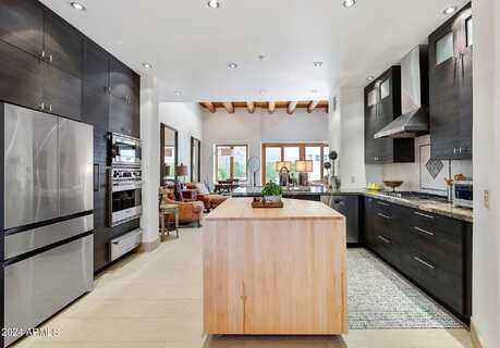 6711 E CAMELBACK Road, Scottsdale, AZ 85251