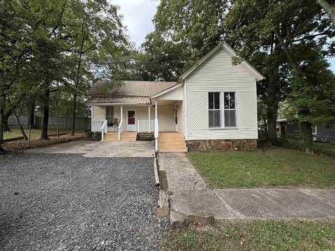 104 W Spring Street, Heber Springs, AR 72543